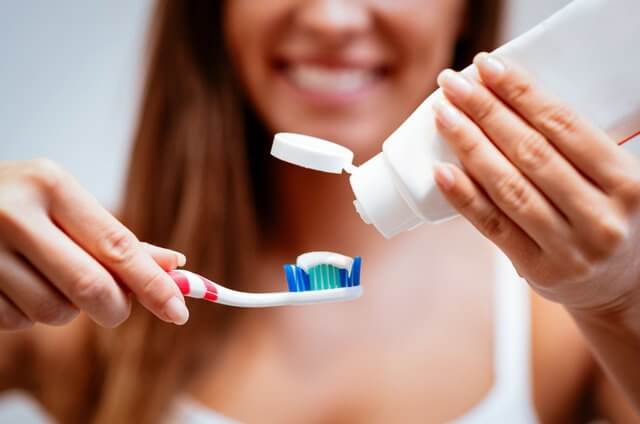 Vệ sinh răng miệng thường xuyên giúp phòng ngừa viêm amidan hiệu quả